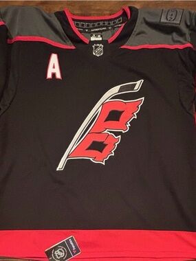 Carolina Hurricanes Sebastian Aho Black Jersey #20 Adult XL (54) NWT